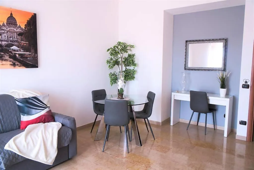 Sun & Moon Apartment Free Parking Near Vaticano Roma