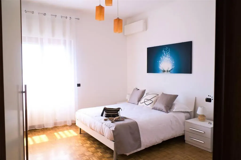 Sun & Moon Apartment Free Parking Near Vaticano Roma 0*,  İtalya